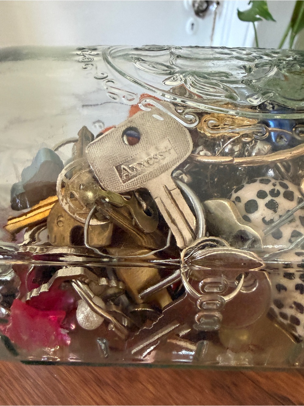 x-large mason jar of trinkets - metal toys, jewelry - Picture 5 of 16